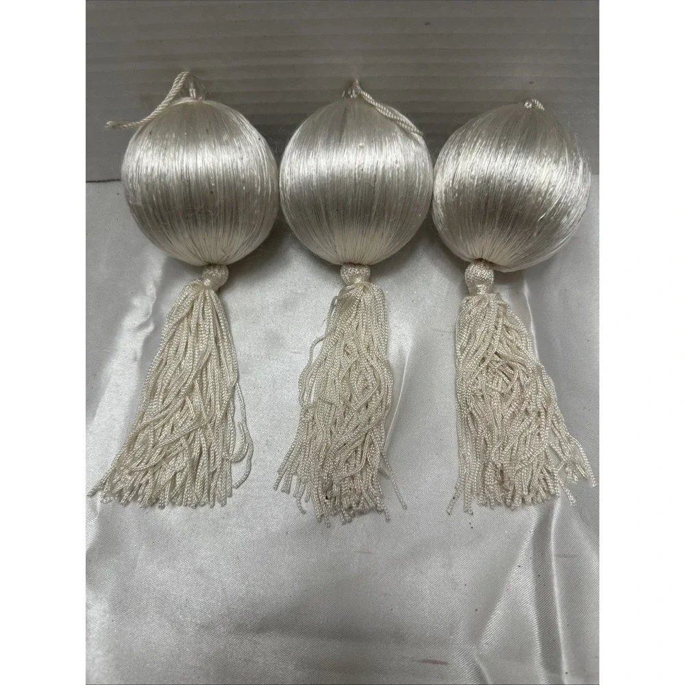Pier‎ One Imports Ornament Set Of 3 Tassel Flawed